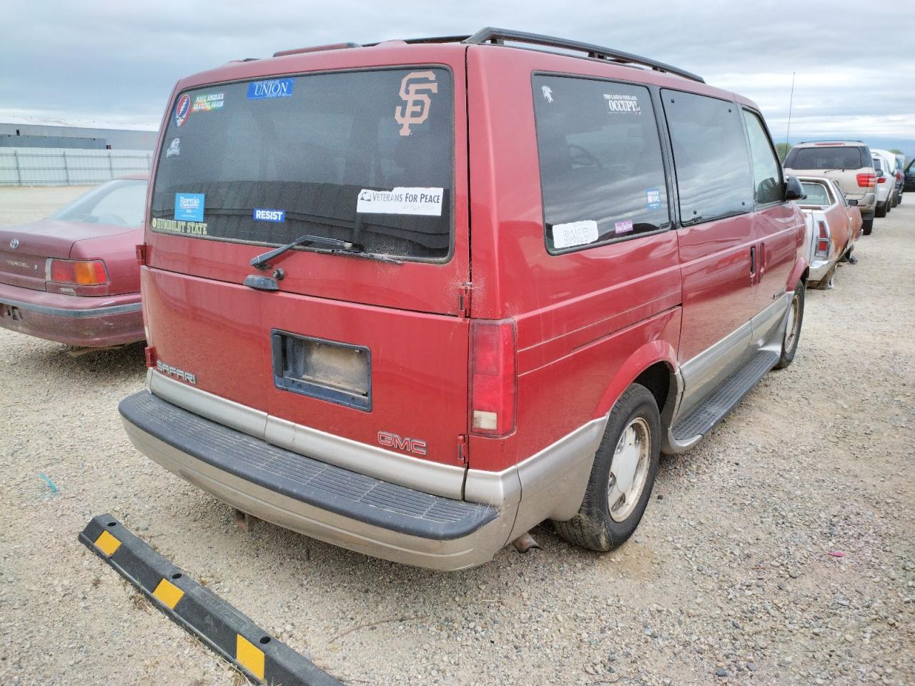 Photo 4 from auction – 2001 GMC SAFARI XT with VIN 1GKEL19W11B523015