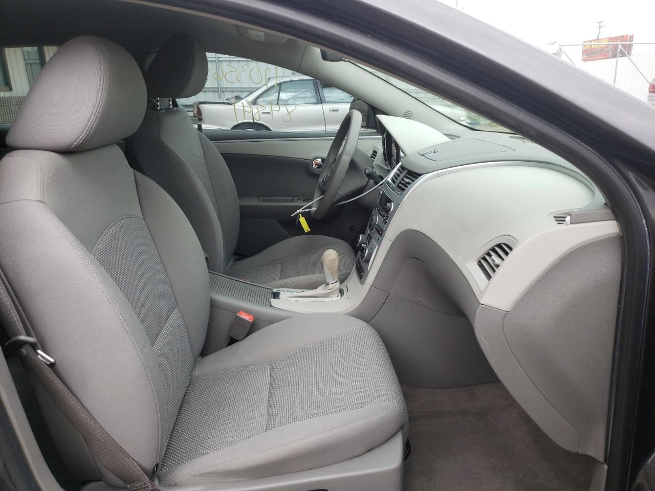 Photo 5 from auction – 2010 CHEVROLET MALIBU LS with VIN 1G1ZA5E01AF279430