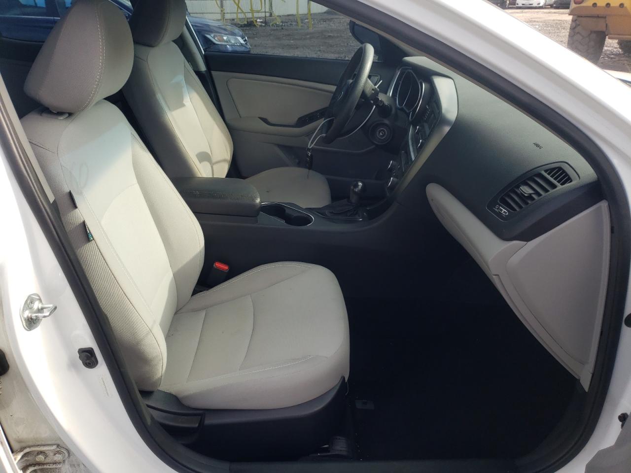 Photo 5 from auction – 2015 KIA OPTIMA with VIN 5XXGM4A79FG504317