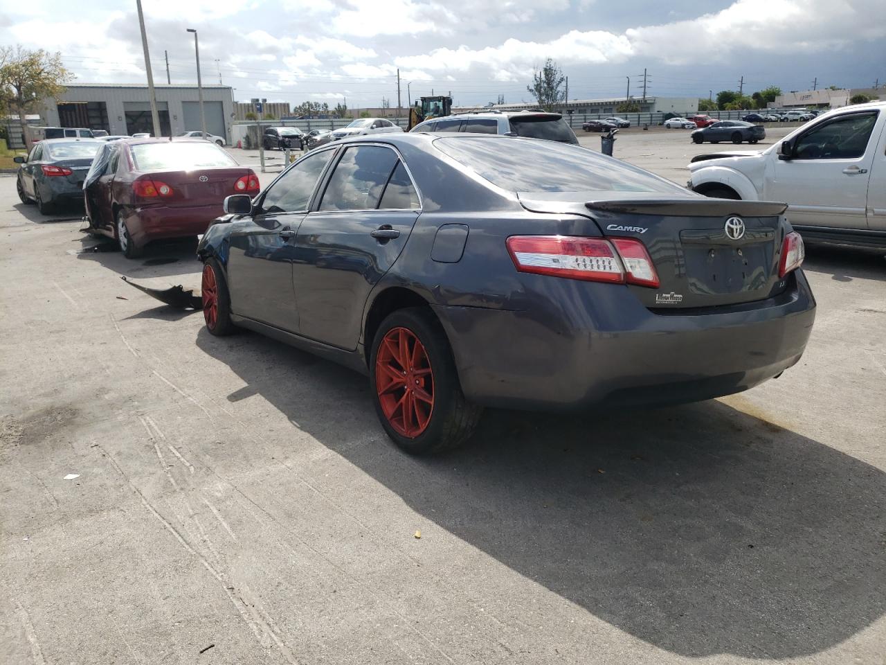 صورة رقم 3 من المزاد - 2011 TOYOTA CAMRY BASE مع VIN 4T1BF3EK5BU716029