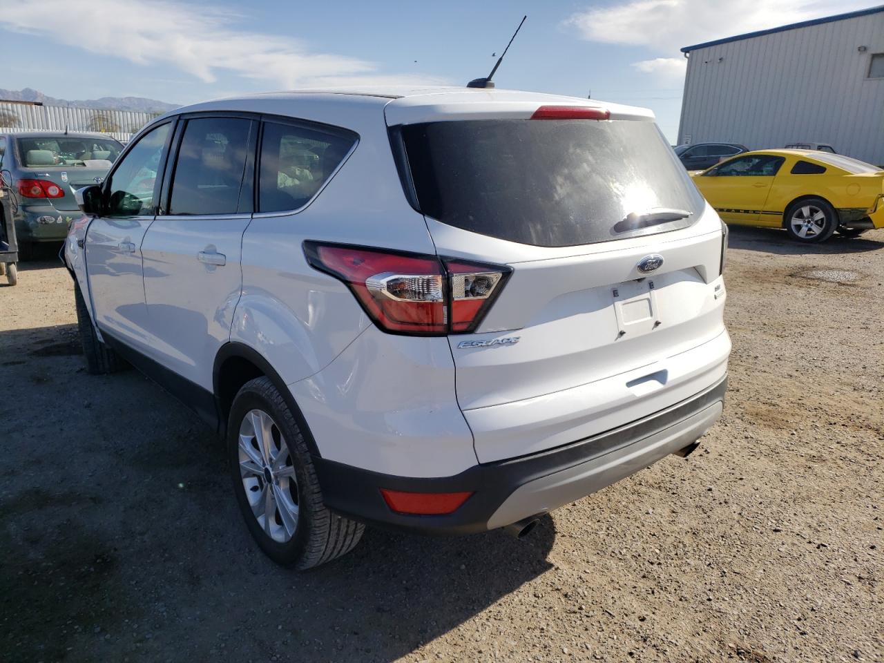 Photo 3 from auction – 2017 FORD ESCAPE SE with VIN 1FMCU0G91HUC03405
