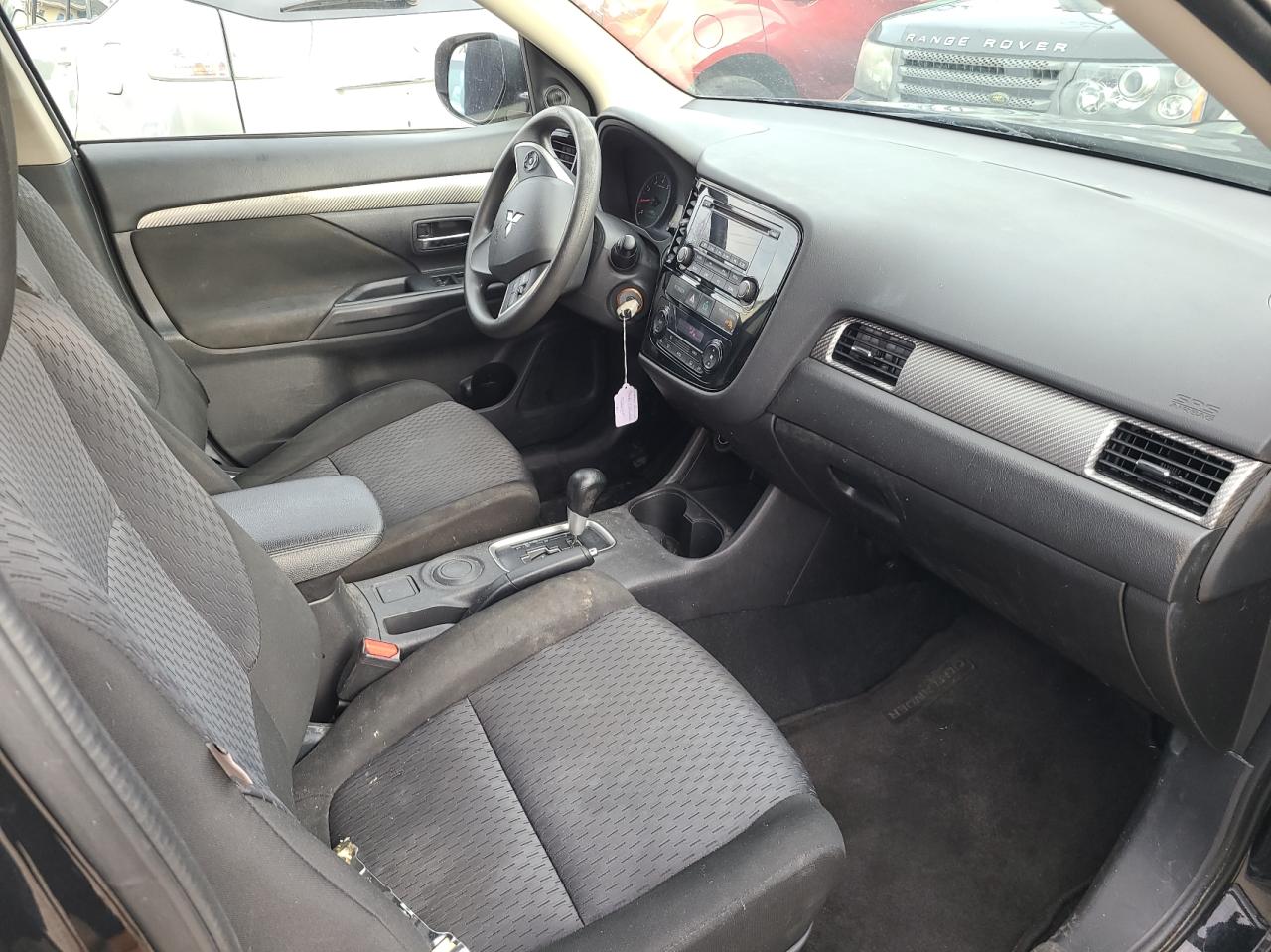 Photo 5 from auction – 2014 MITSUBISHI OUTLANDER with VIN JA4AD2A35EZ019847
