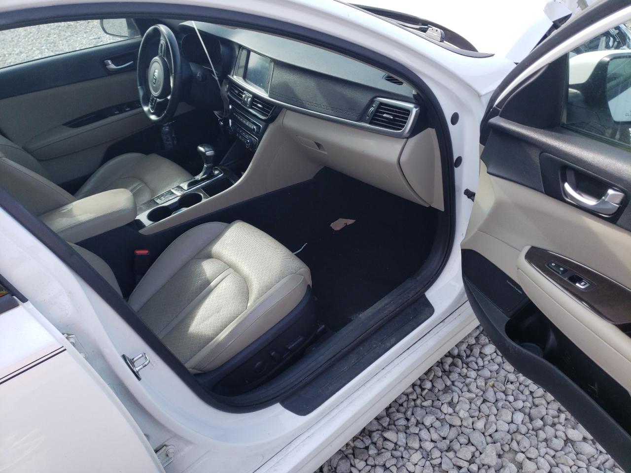 Photo 5 from auction – 2016 KIA OPTIMA EX with VIN 5XXGU4L38GG055370