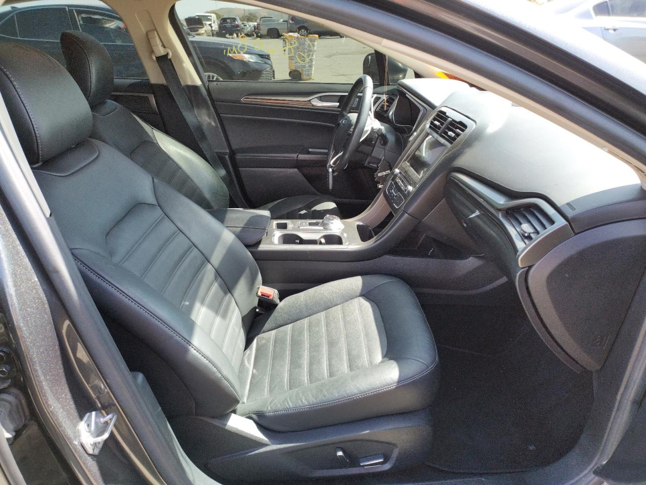 Photo 5 from auction – 2017 FORD FUSION SE with VIN 3FA6P0H91HR201075