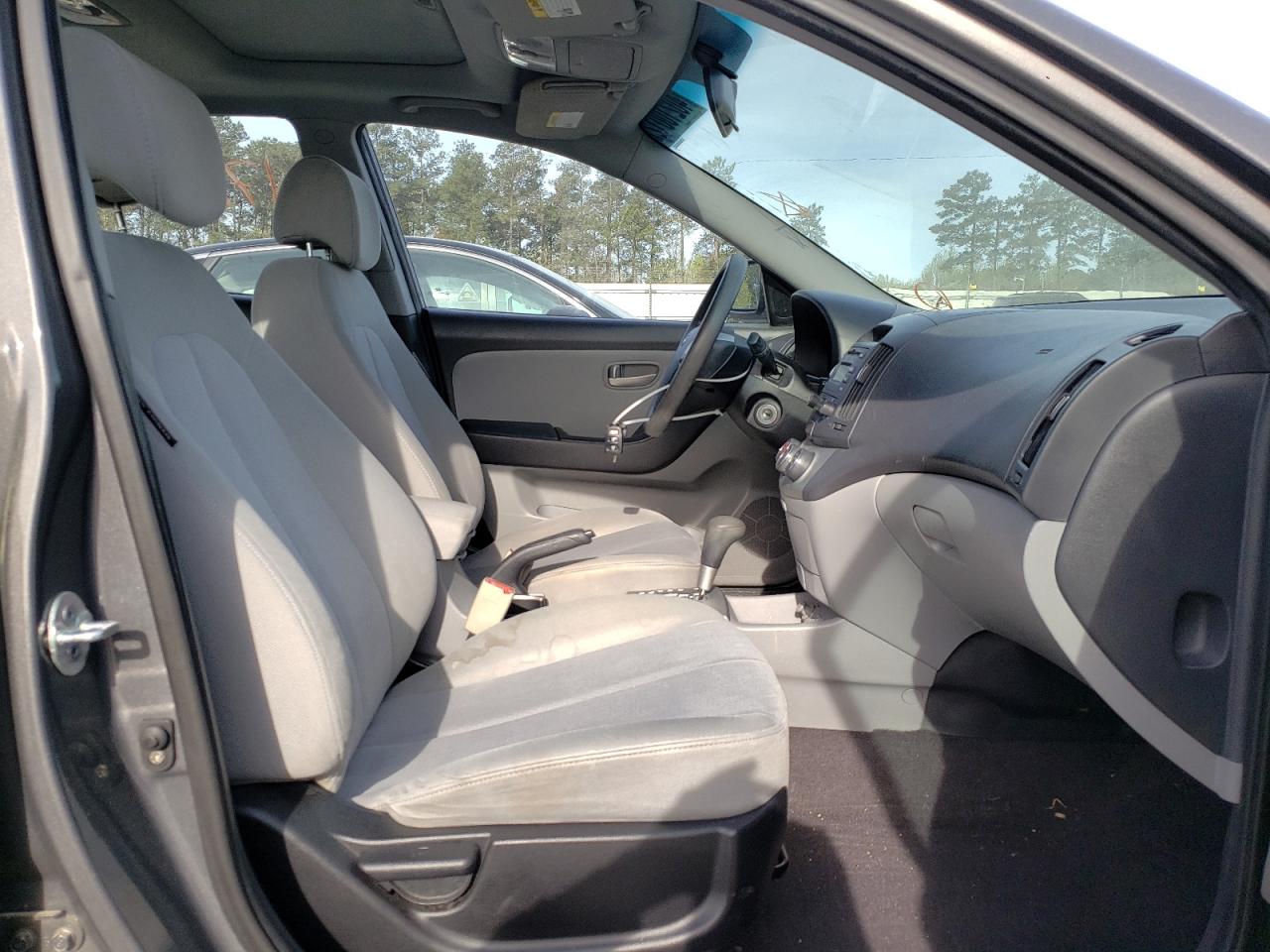 Photo 5 from auction – 2009 HYUNDAI ELANTRA with VIN KMHDU46D49U725996
