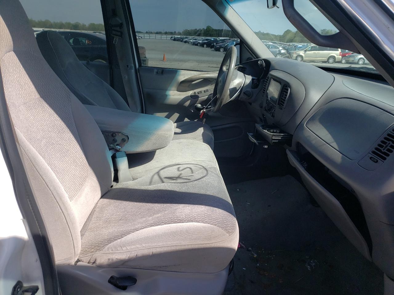 Photo 5 from auction – 1998 FORD EXPEDITION with VIN 1FMRU18W7WLA47281