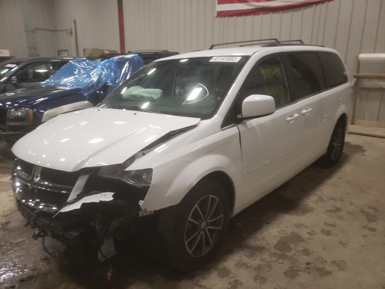 Photo 2 from auction – 2017 DODGE GRAND CARA with VIN 2C4RDGCG9HR589760