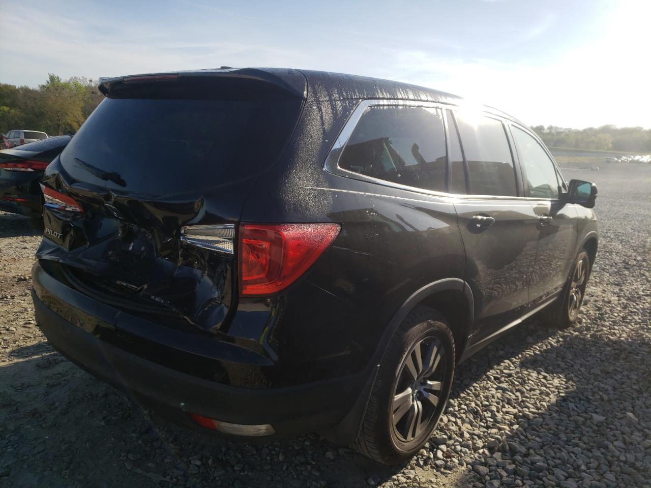 Photo 4 from auction – 2018 HONDA PILOT EXL with VIN 5FNYF5H57JB009084