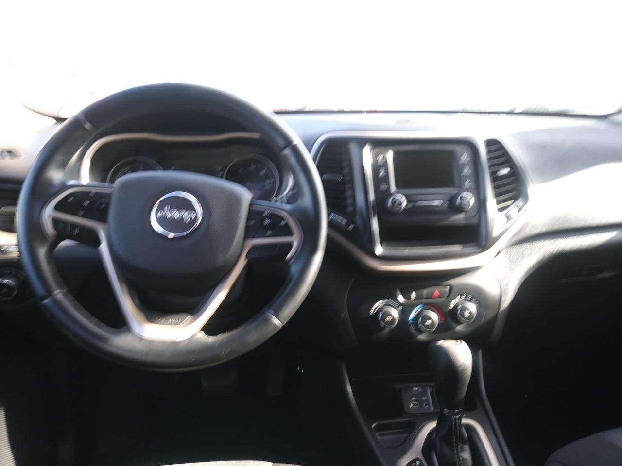 Photo 9 from auction – 2018 JEEP CHEROKEE L with VIN 1C4PJLCB1JD518199