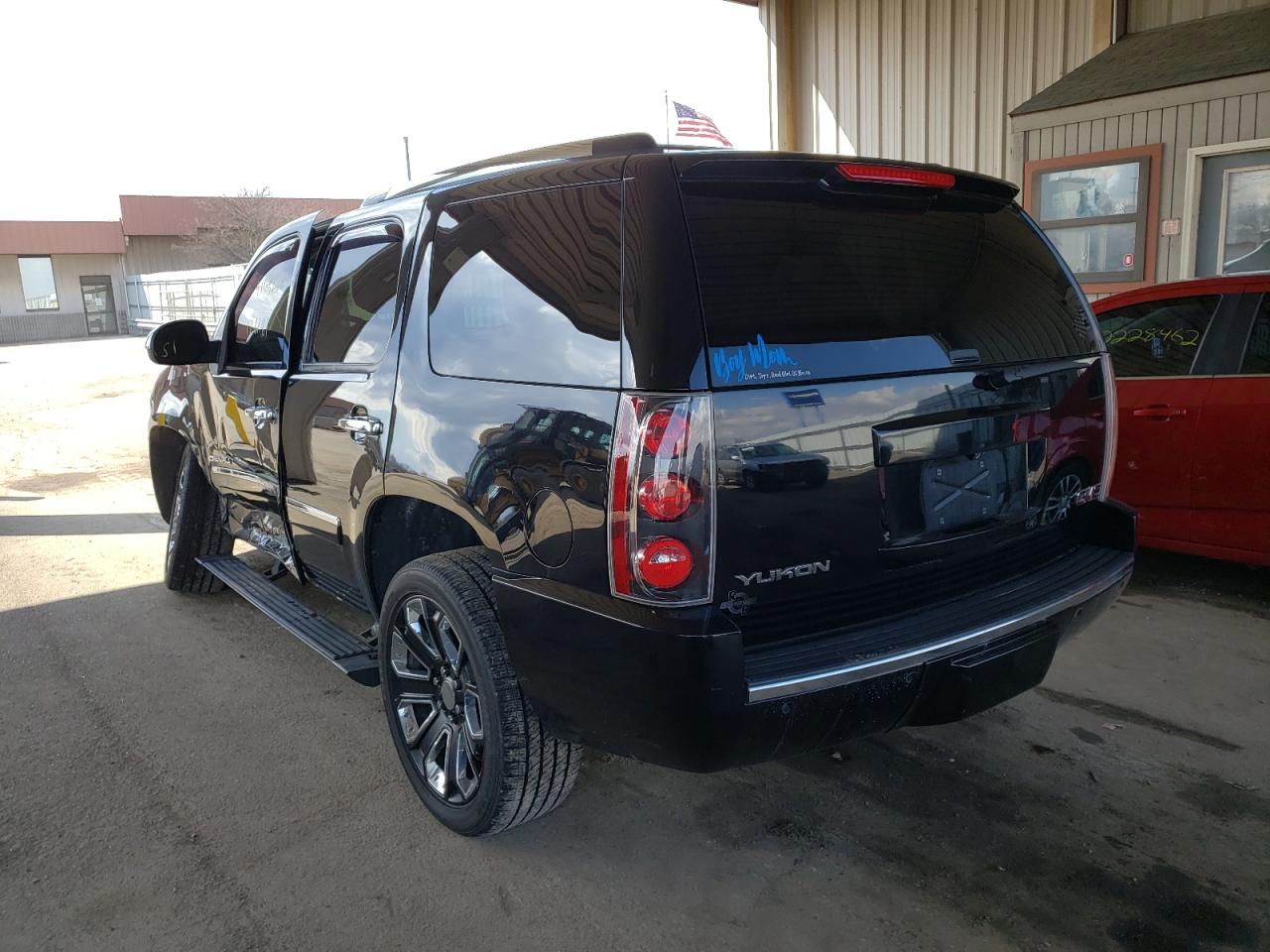 Photo 3 from auction – 2014 GMC YUKON DENA with VIN 1GKS2EEF1ER139221