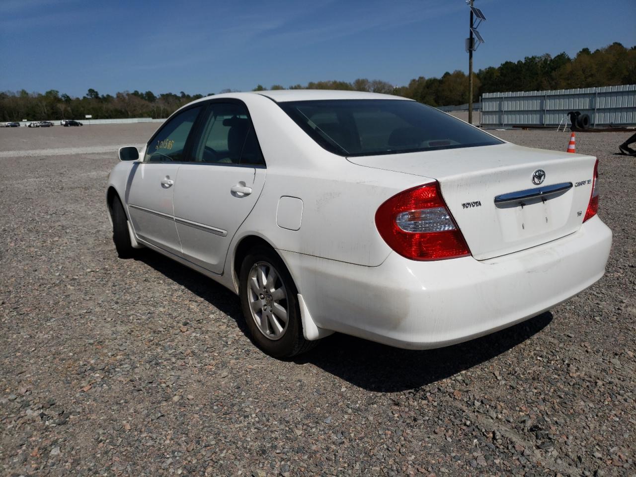 Photo 3 from auction – 2002 TOYOTA CAMRY LE with VIN JTDBF32K920075208