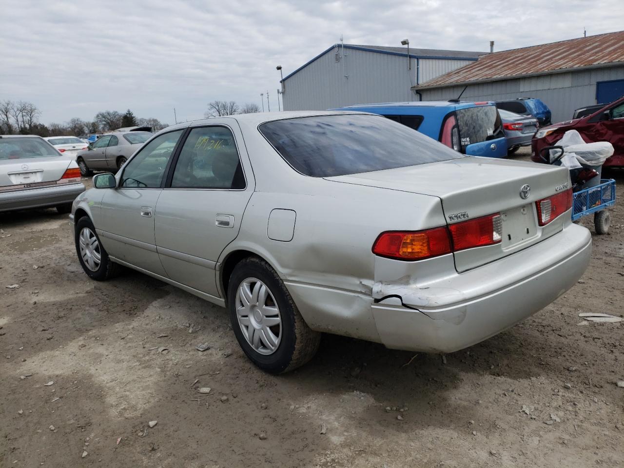 Photo 3 from auction – 2000 TOYOTA CAMRY CE with VIN JT2BG22K1Y0478513
