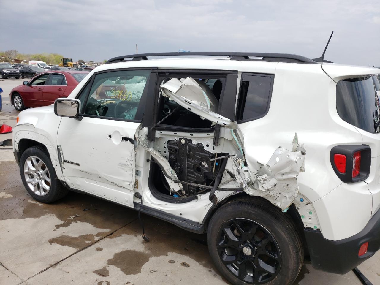Photo 9 from auction – 2018 JEEP RENEGADE L with VIN ZACCJABB6JPJ35300