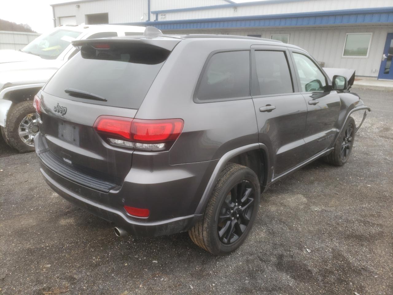 Photo 4 from auction – 2018 JEEP GRAND CHER with VIN 1C4RJFAG2JC220730
