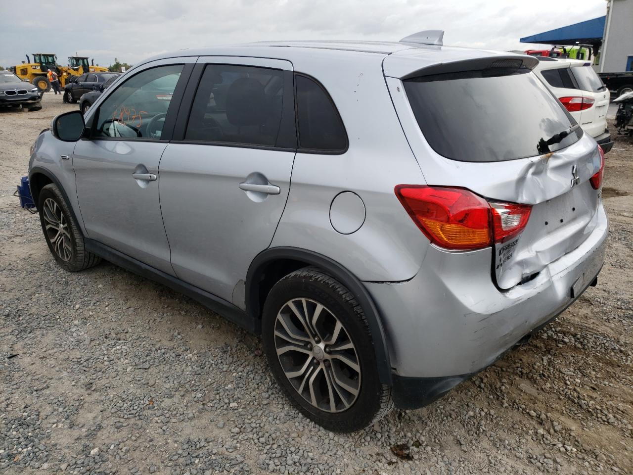Photo 3 from auction – 2017 MITSUBISHI OUTLANDER with VIN JA4AP3AU3HZ046524