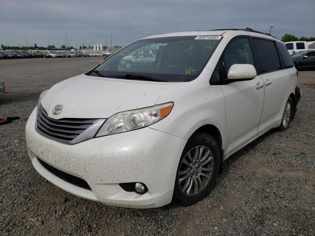 Photo 2 from auction – 2015 TOYOTA SIENNA XLE with VIN 5TDYK3DC2FS665622