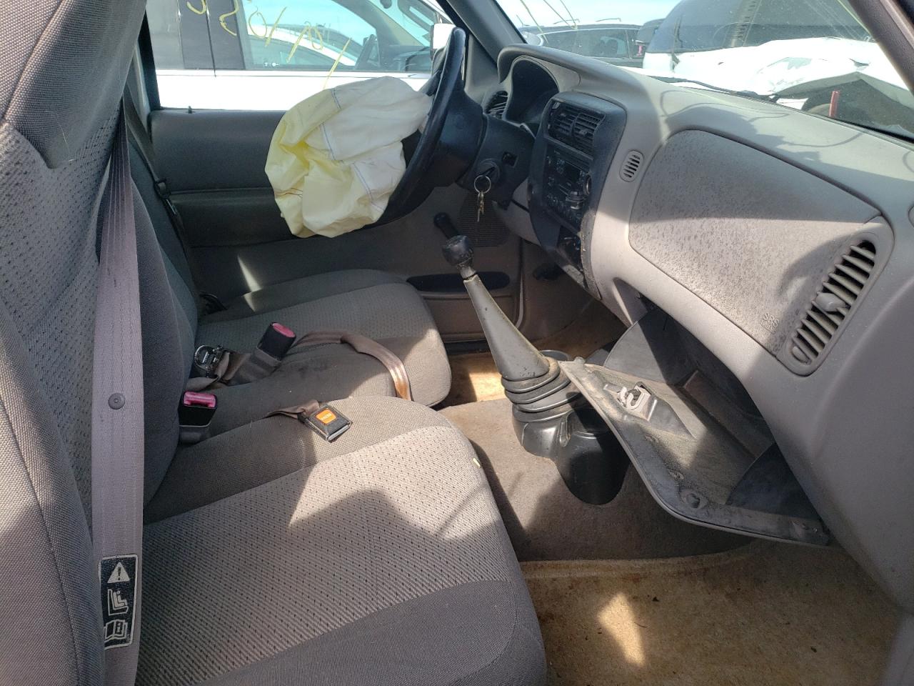 Photo 5 from auction – 2000 MAZDA B2500 with VIN 4F4YR12C3YTM11710