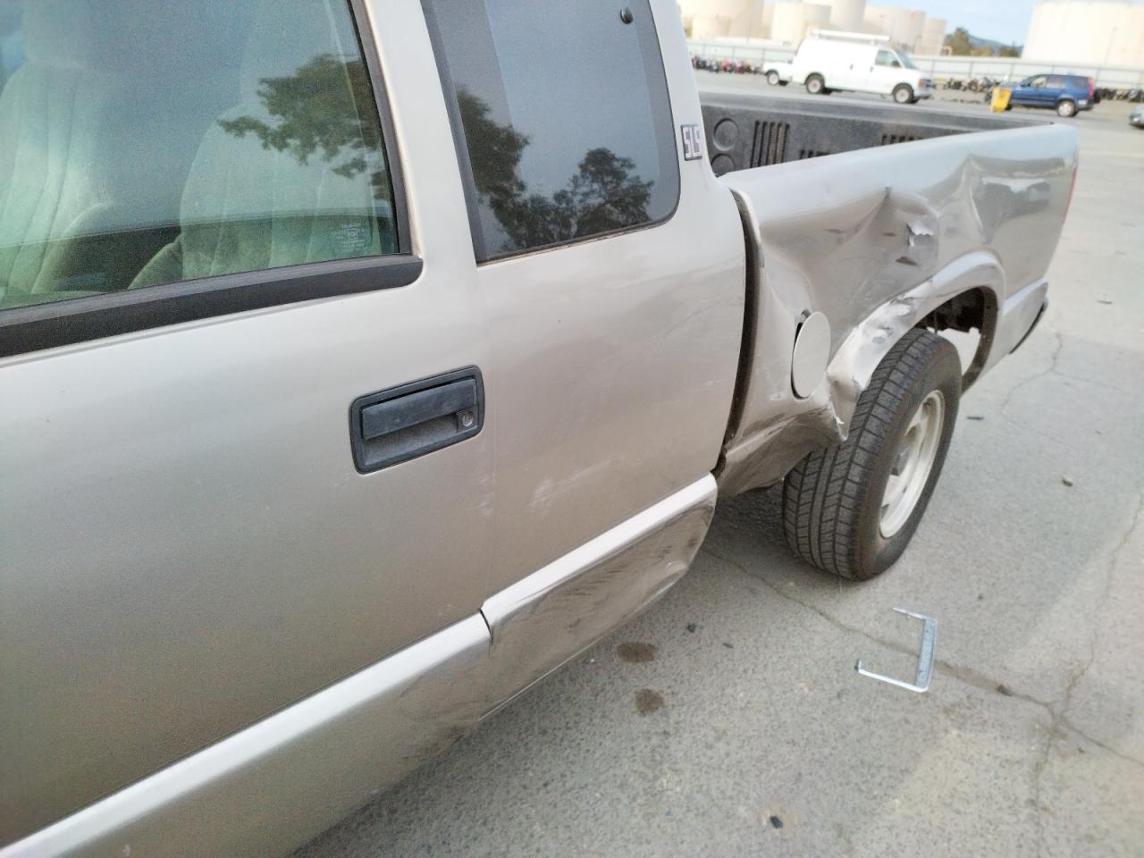 Photo 9 from auction – 1998 GMC SONOMA with VIN 1GTCS1944W8545213