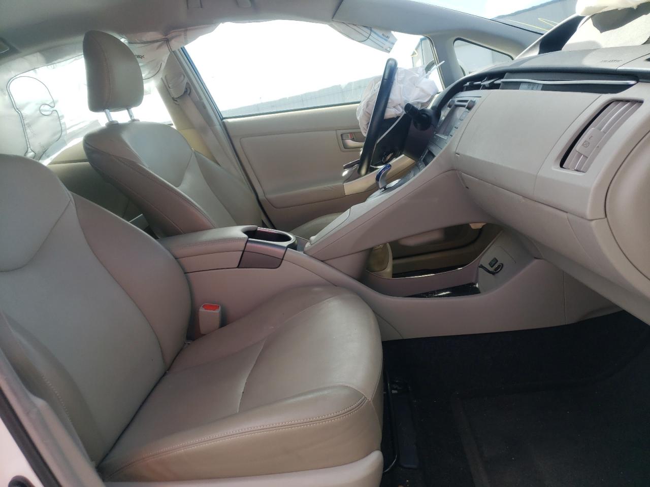 Photo 5 from auction – 2014 TOYOTA PRIUS with VIN JTDKN3DU8E0393763