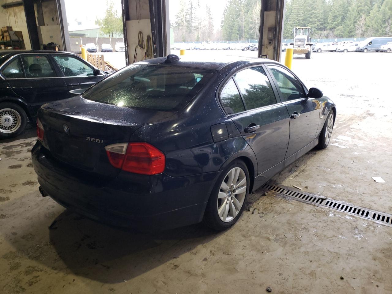 Photo 4 from auction – 2008 BMW 328 I with VIN WBAVA33558P143246
