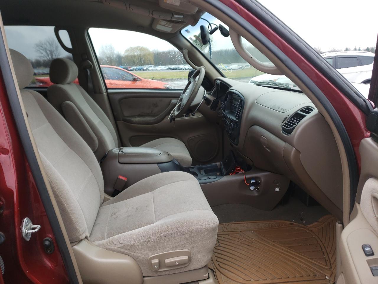 Photo 5 from auction – 2004 TOYOTA SEQUOIA SR with VIN 5TDZT34A74S238286
