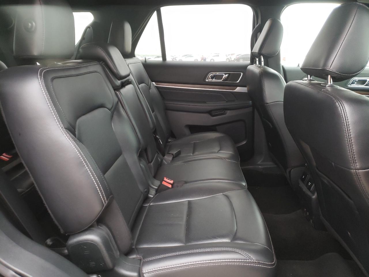 Photo 6 from auction – 2019 FORD EXPLORER L with VIN 1FM5K7F89KGB42830