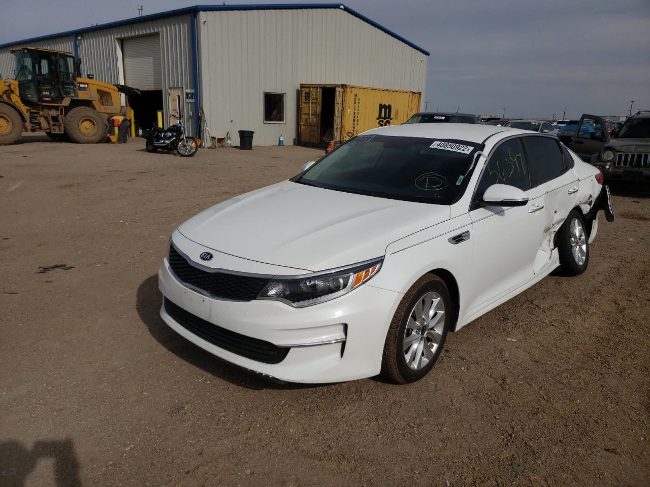 Photo 2 from auction – 2018 KIA OPTIMA LX with VIN 5XXGT4L33JG270388