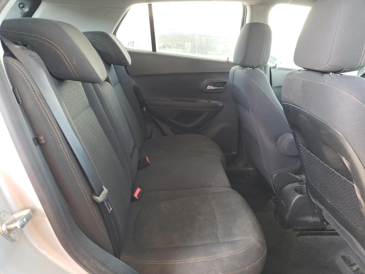 Photo 6 from auction – 2017 CHEVROLET TRAX LS with VIN 3GNCJKSB1HL208673