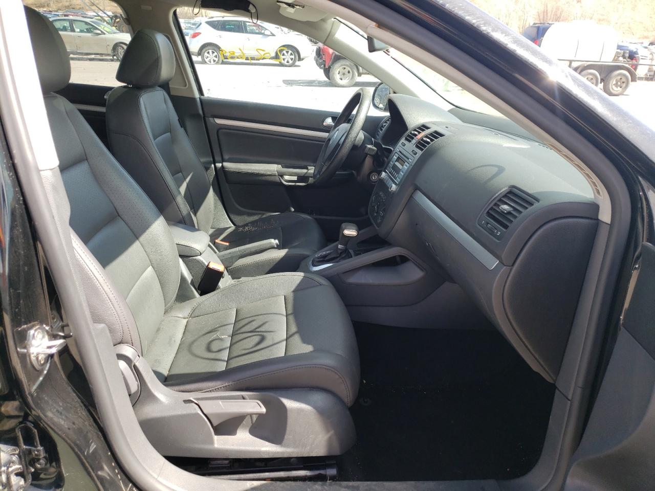 Photo 5 from auction – 2007 VOLKSWAGEN JETTA WOLF with VIN 3VWEF81K67M085241