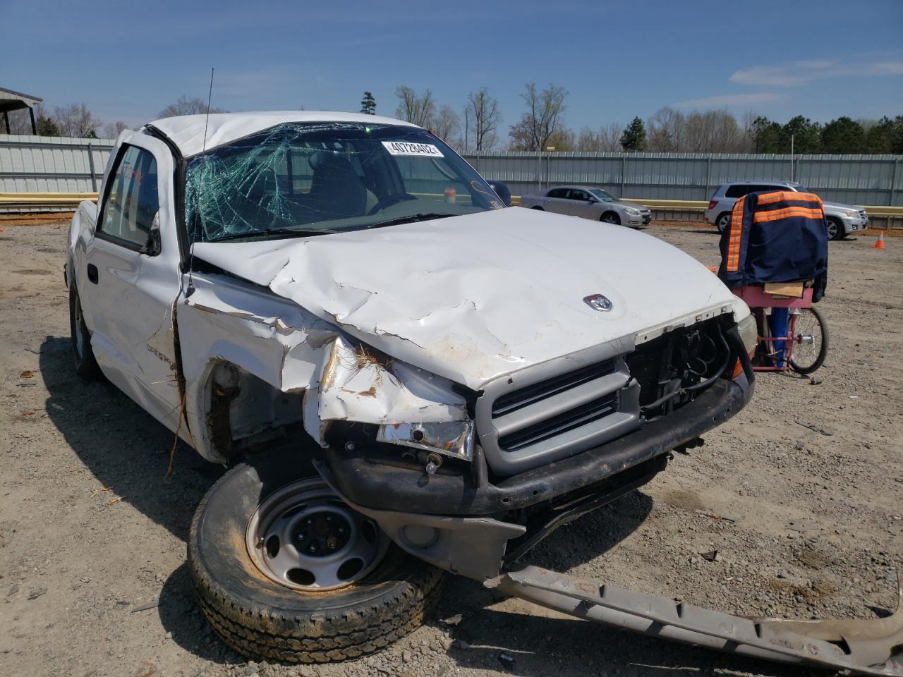 DODGE DAKOTA 2001 مع رقم تعريف المركبة 1B7GL26X81S130880 - صورة من المزاد
