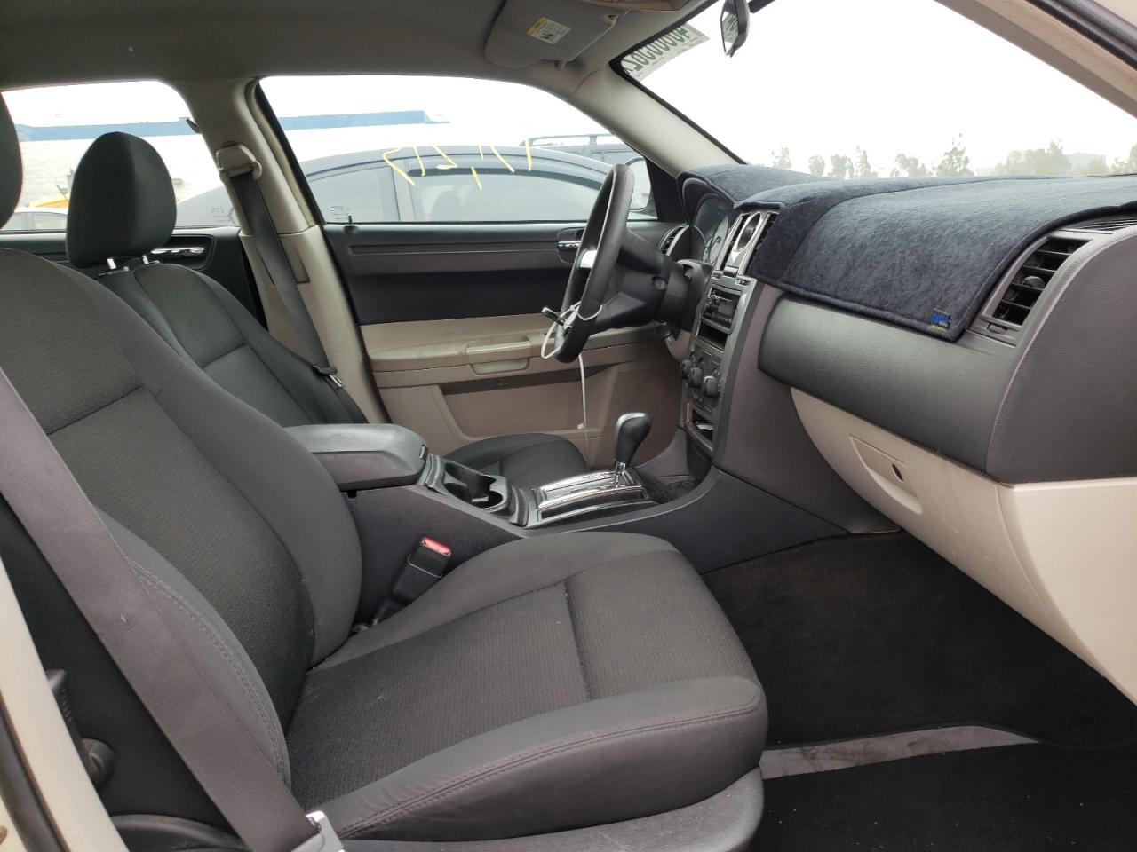 Photo 5 from auction – 2006 CHRYSLER 300 with VIN 2C3LA43R06H514421