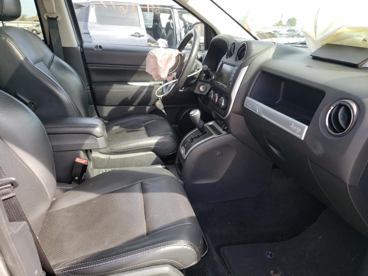 Photo 5 from auction – 2015 JEEP COMPASS LA with VIN 1C4NJDEB1FD169644