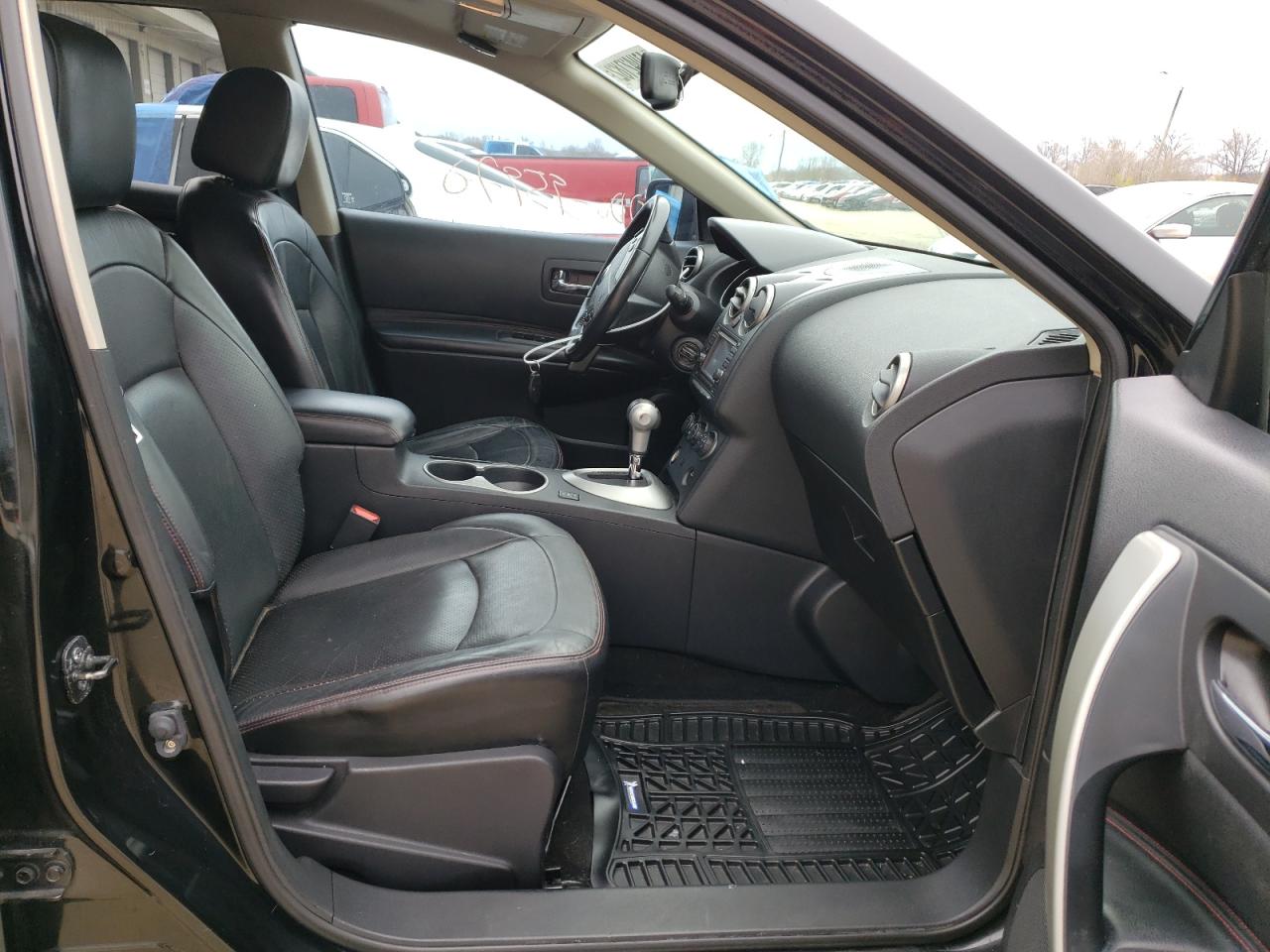 Photo 5 from auction – 2012 NISSAN ROGUE S with VIN JN8AS5MV2CW354139