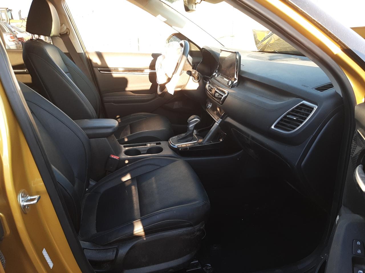 Photo 5 from auction – 2021 KIA SELTOS SX with VIN KNDETCA24M7127927