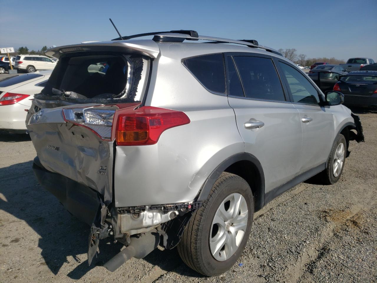 Photo 4 from auction – 2015 TOYOTA RAV4 LE with VIN JTMBFREV0FJ032546