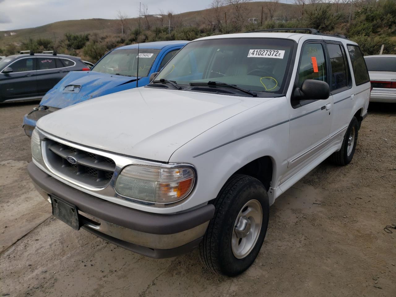 Photo 2 from auction – 1998 FORD EXPLORER with VIN 1FMZU34X9WZB09478