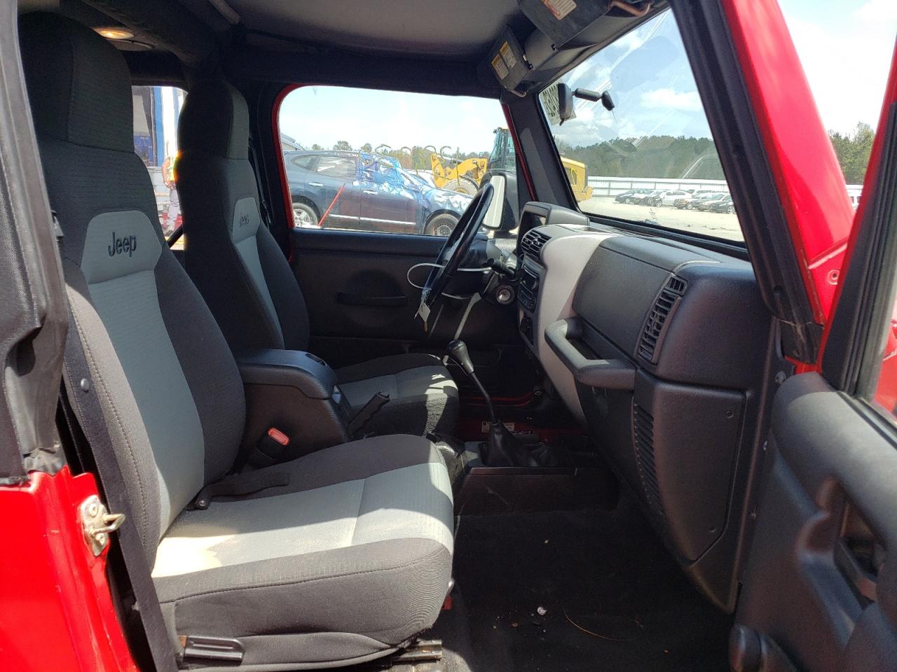 Photo 5 from auction – 2005 JEEP WRANGLER X with VIN 1J4FA39S75P372618