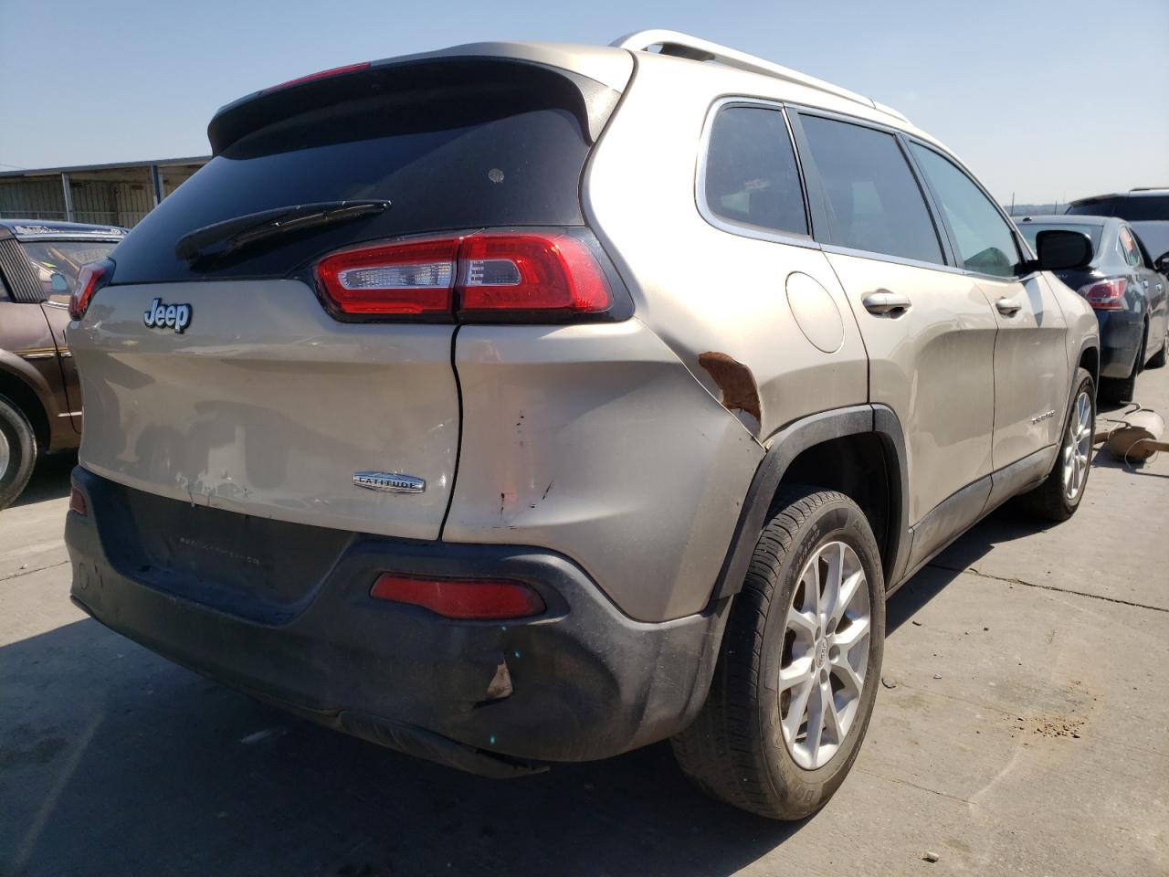 Photo 4 from auction – 2014 JEEP CHEROKEE L with VIN 1C4PJLCB9EW283691