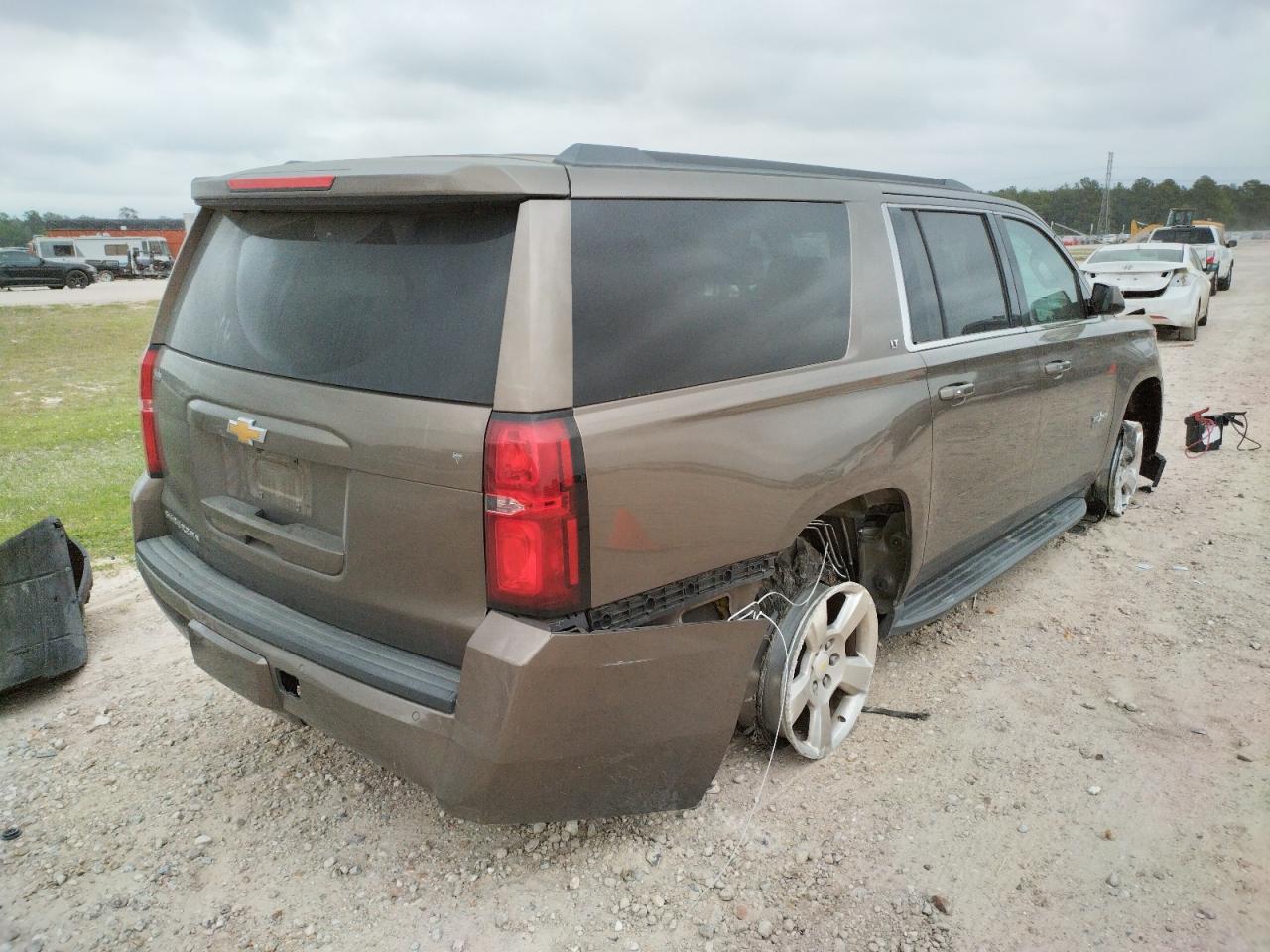 Photo 4 from auction – 2016 CHEVROLET SUBURBAN C with VIN 1GNSCHKC4GR105191