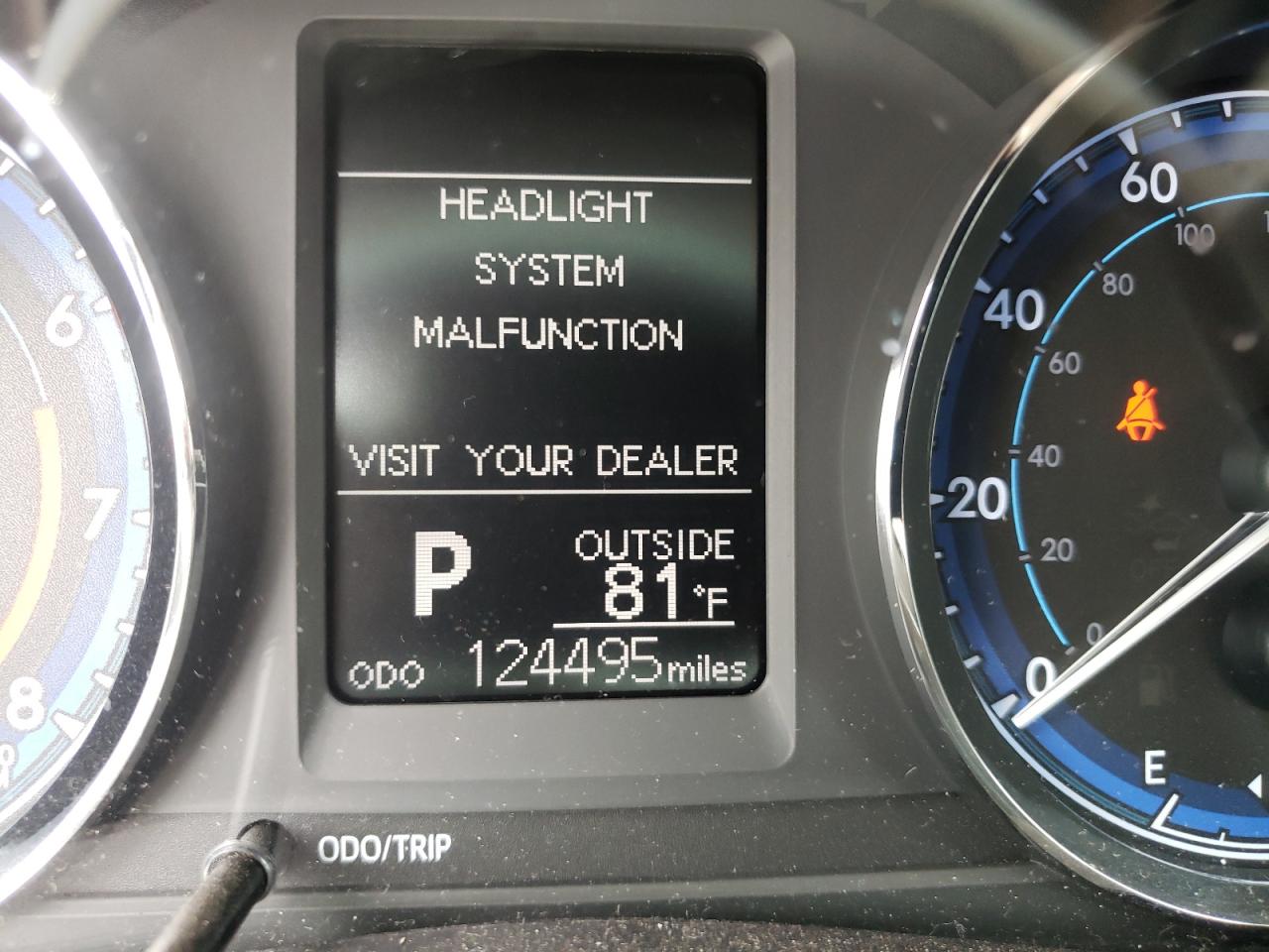 Photo 8 from auction – 2018 TOYOTA COROLLA L with VIN 5YFBURHE6JP775976