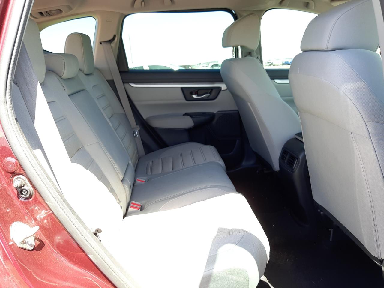 Photo 6 from auction – 2017 HONDA CR-V LX with VIN 7FARW5H31HE014623