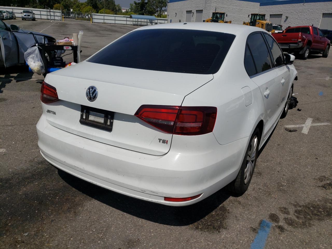 Photo 4 from auction – 2017 VOLKSWAGEN JETTA S with VIN 3VW2B7AJ3HM388012