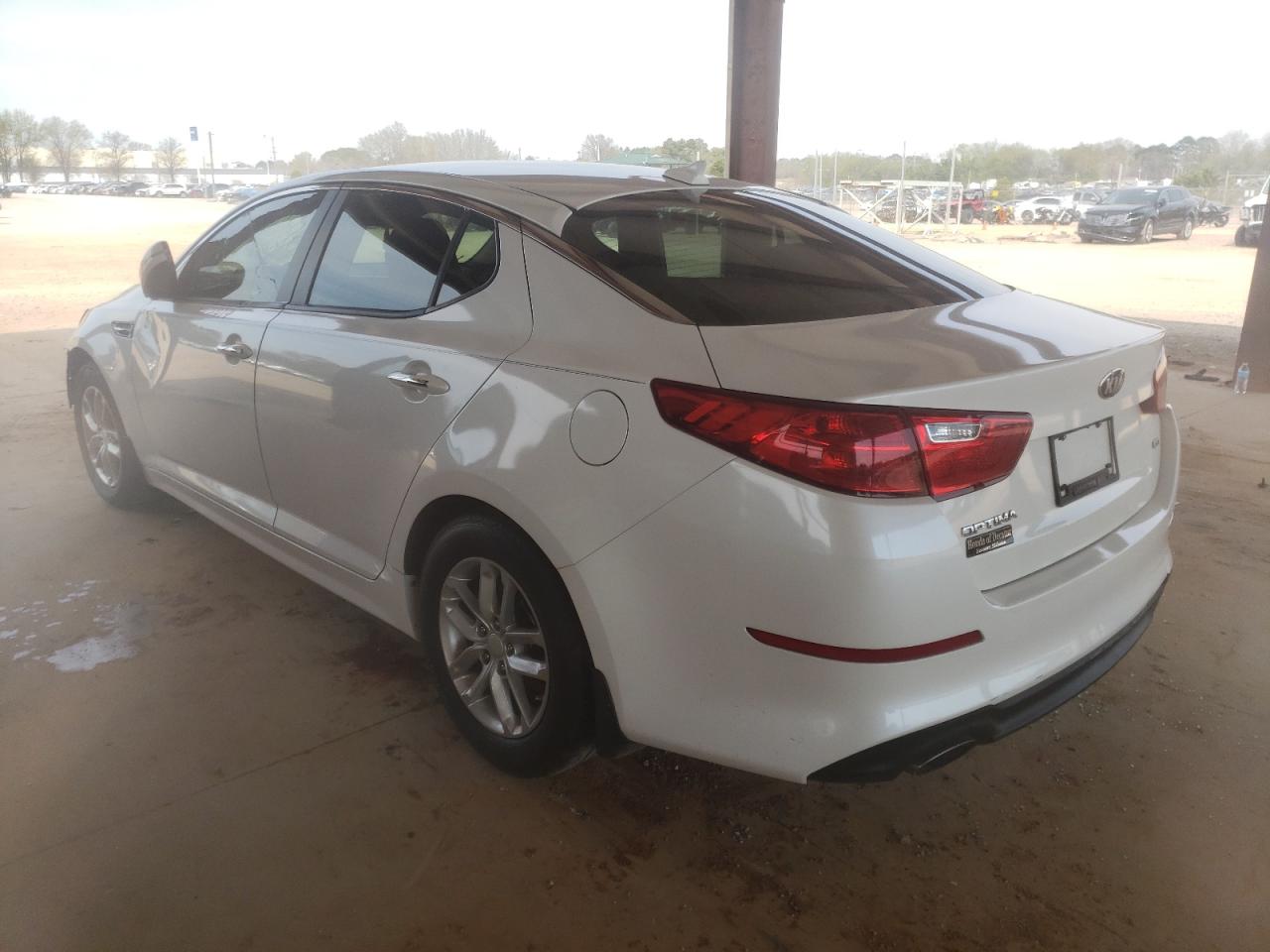 Photo 3 from auction – 2015 KIA OPTIMA LX with VIN KNAGM4A70F5546439