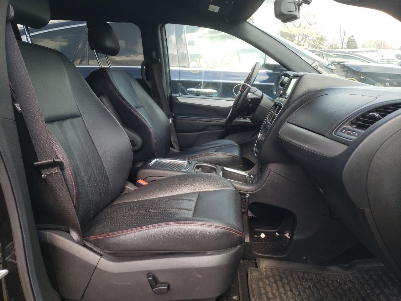 Photo 5 from auction – 2016 DODGE GRAND CARA with VIN 2C4RDGEG3GR216905