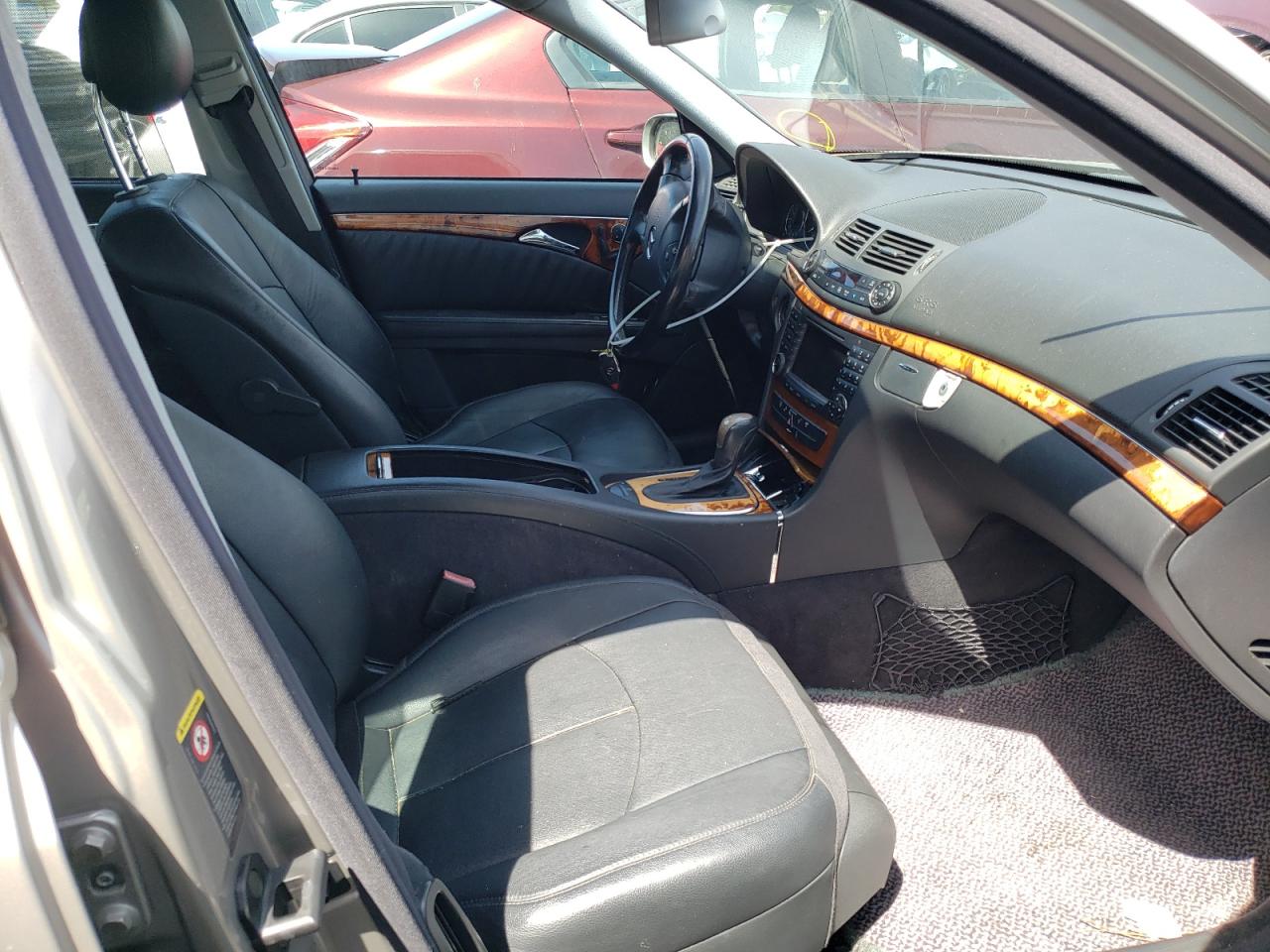 Photo 5 from auction – 2005 MERCEDES-BENZ E 500 with VIN WDBUF70J15A662803