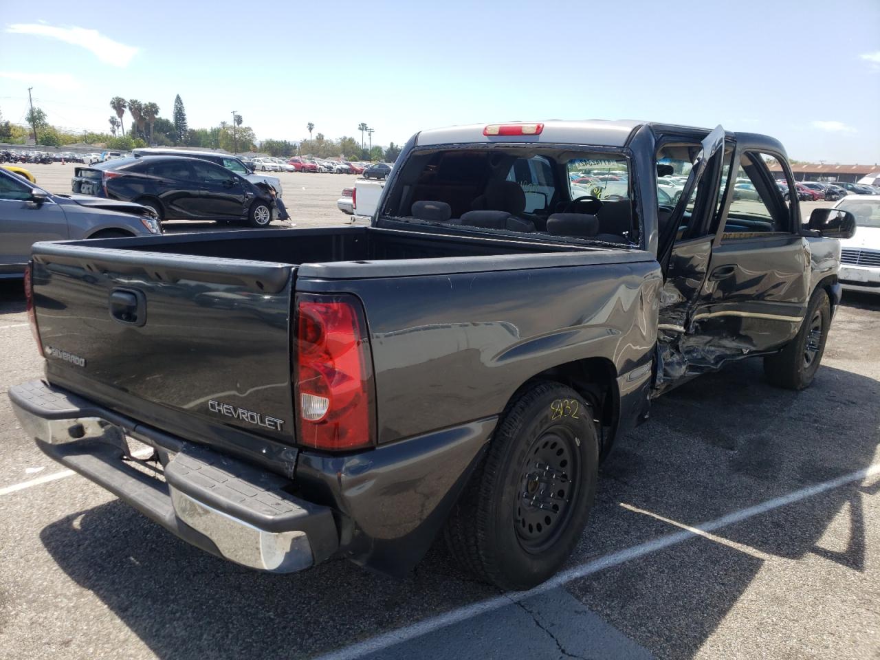 Photo 4 from auction – 2005 CHEVROLET SILVERADO with VIN 2GCEC13T551339695