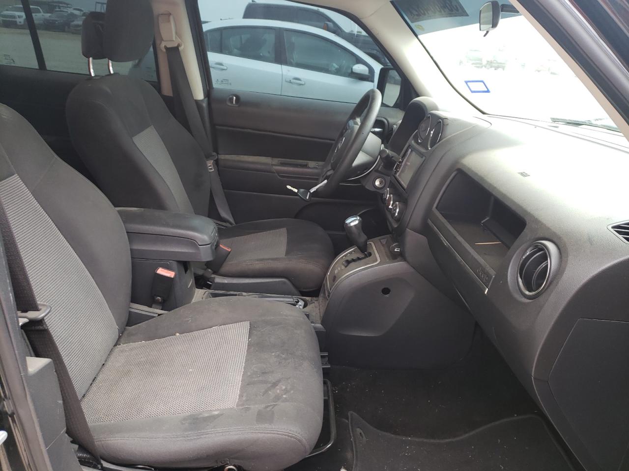 Photo 5 from auction – 2015 JEEP PATRIOT SP with VIN 1C4NJPBA8FD285498
