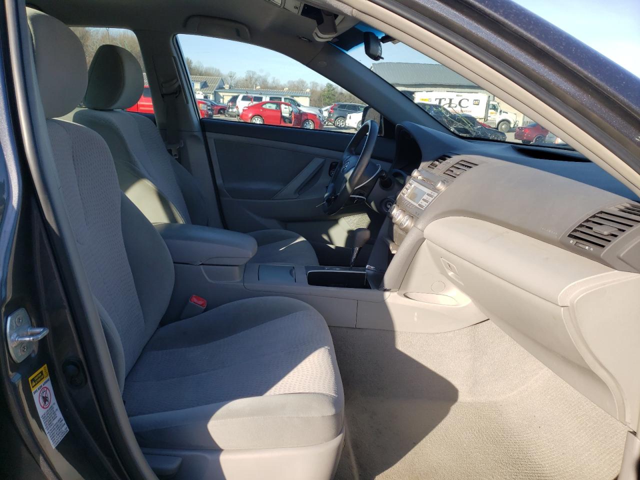 Photo 5 from auction – 2011 TOYOTA CAMRY BASE with VIN 4T1BF3EK4BU610591