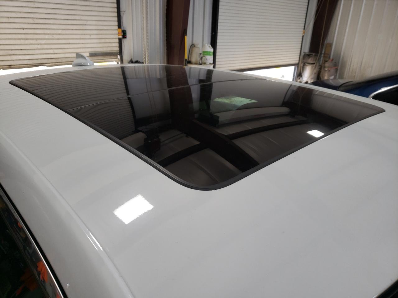 Photo 9 from auction – 2017 CHRYSLER 300 LIMITE with VIN 2C3CCARG5HH553331