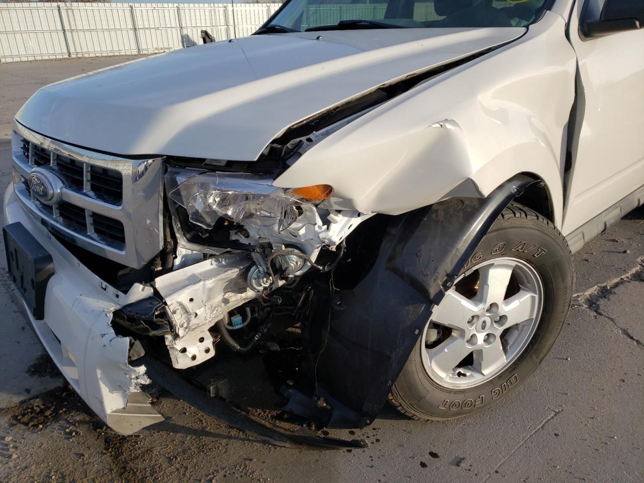 Photo 9 from auction – 2009 FORD ESCAPE XLT with VIN 1FMCU93789KB70201
